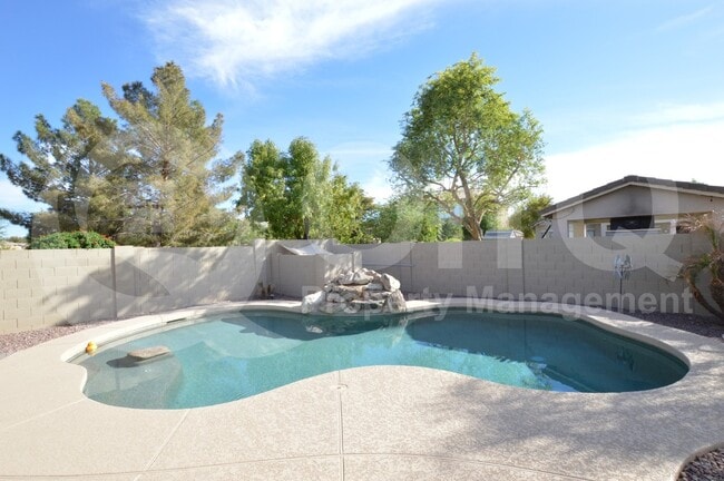 Building Photo - 3371 E Canary Way