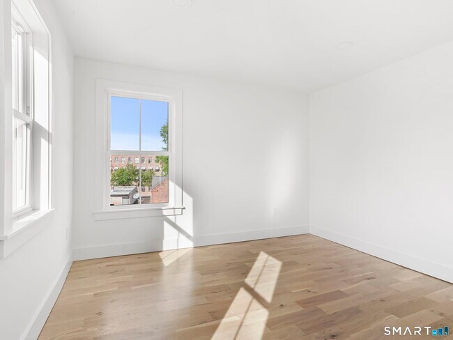 Building Photo - 325 Coram Ave
