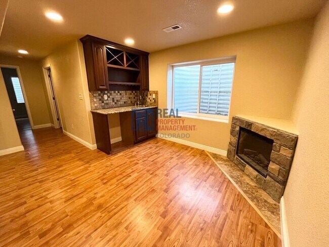 Building Photo - 10276 Deer Meadow Cir
