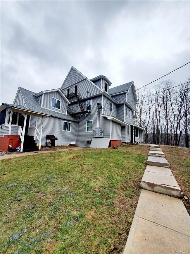 Building Photo - 14 Orange Ln