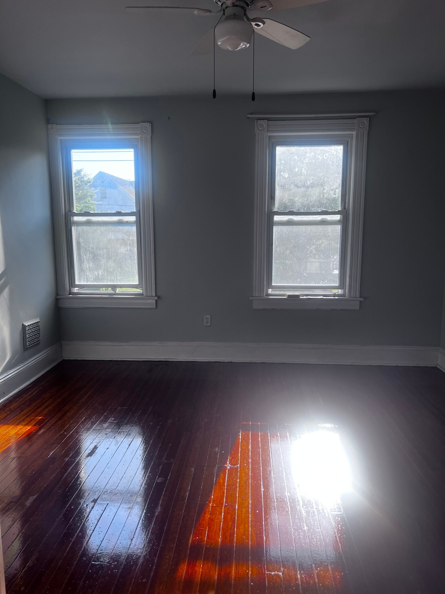 Building Photo - 16 Elmwood Ave