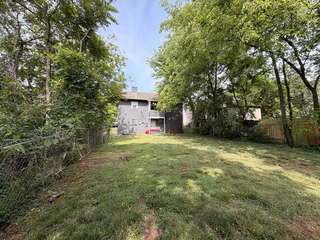 Building Photo - 1402 N 4th Ave