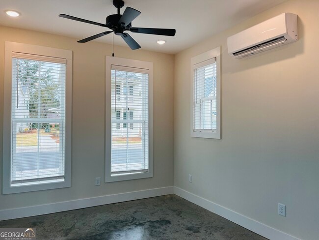 Building Photo - 102 Gardenia Ln