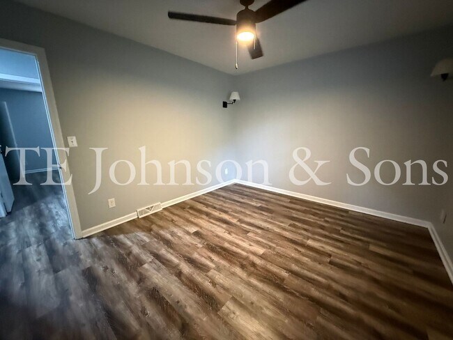 Building Photo - 317 Vineyard Park Ct