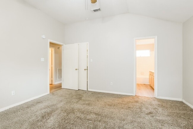 Building Photo - 8002 Scarlet Tanager Dr