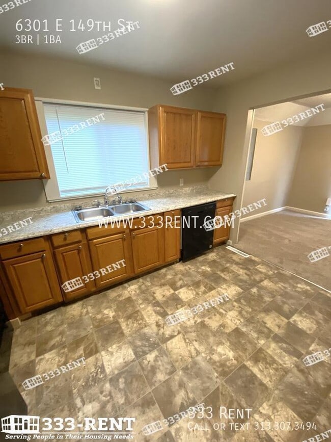 Building Photo - 6301 E 149th St