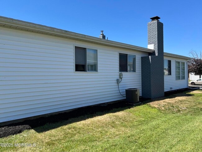 Building Photo - 20 St Kitts Dr