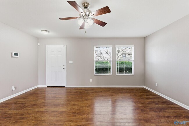 Building Photo - 3294 Castlecreek Dr SW