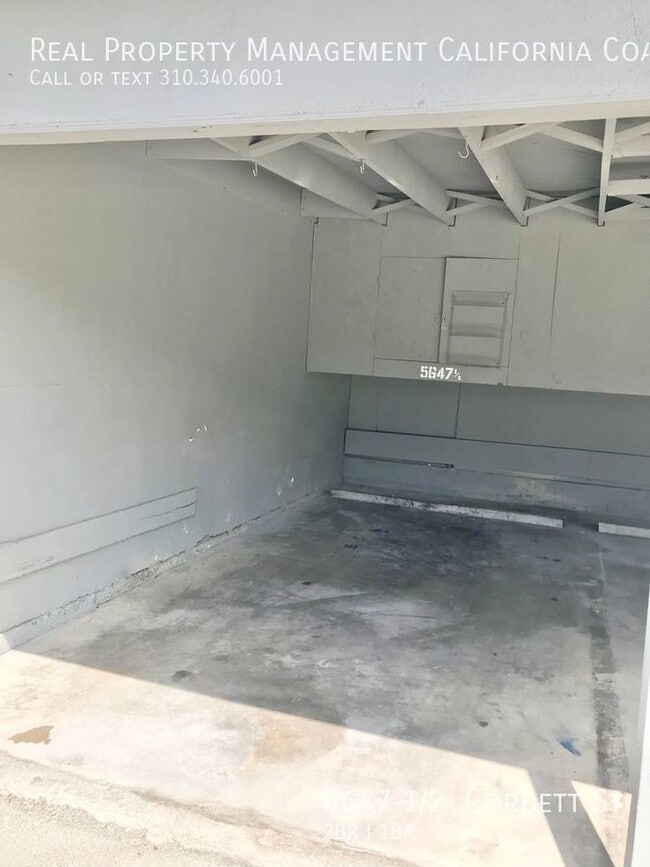 Building Photo - Move In Special!!!   Refreshed Mid City Condo