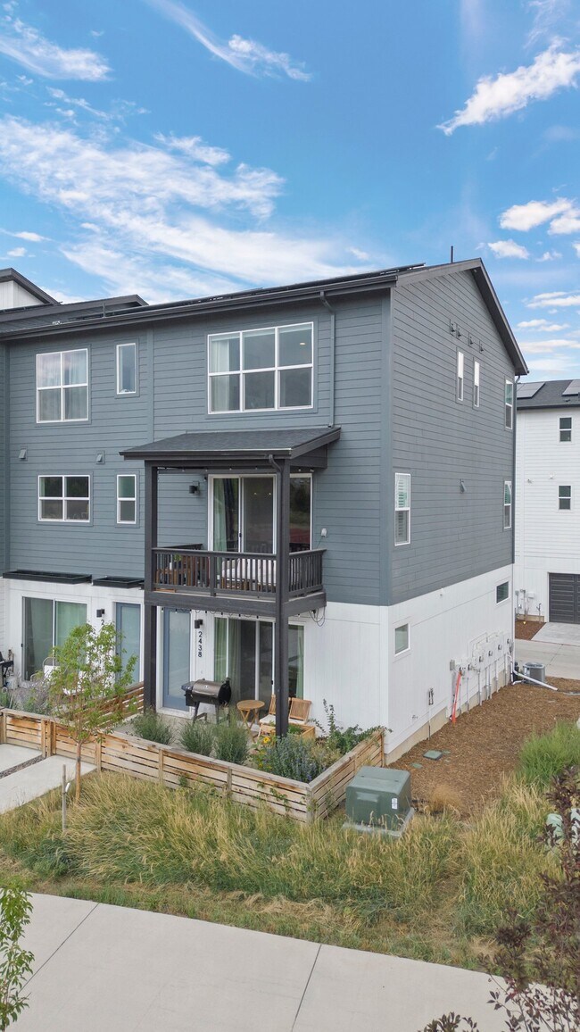 Building Photo - 2438 W 167th Ln