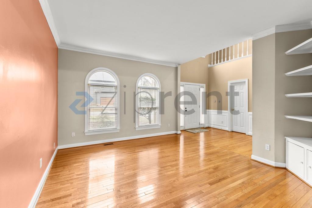 Building Photo - Unit