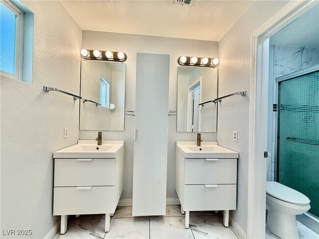 Building Photo - 9009 Feather River Ct