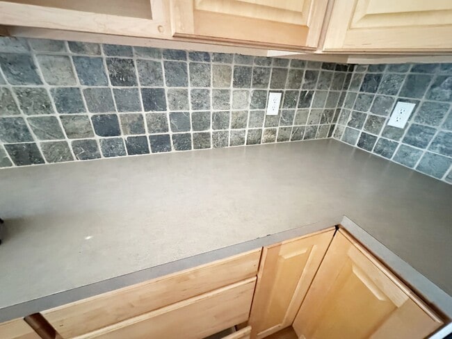 Building Photo - Bright, Spacious 2-Bedroom Home in Aurora with Room to Grow