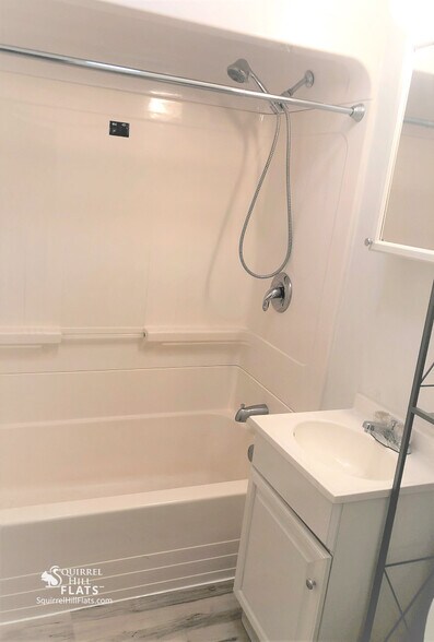 Building Photo - 5712 Phillips Ave