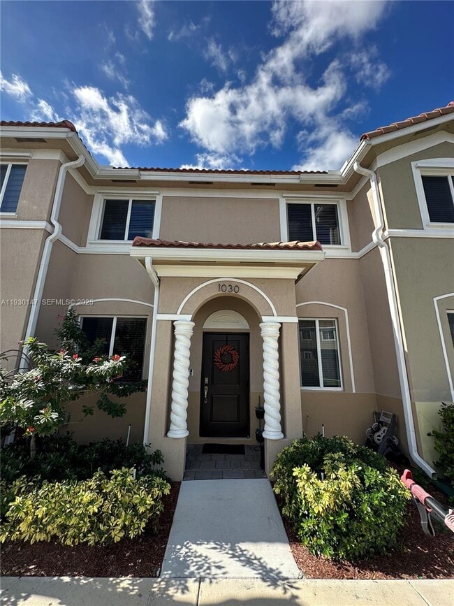 Building Photo - 1030 SE 23rd Terrace