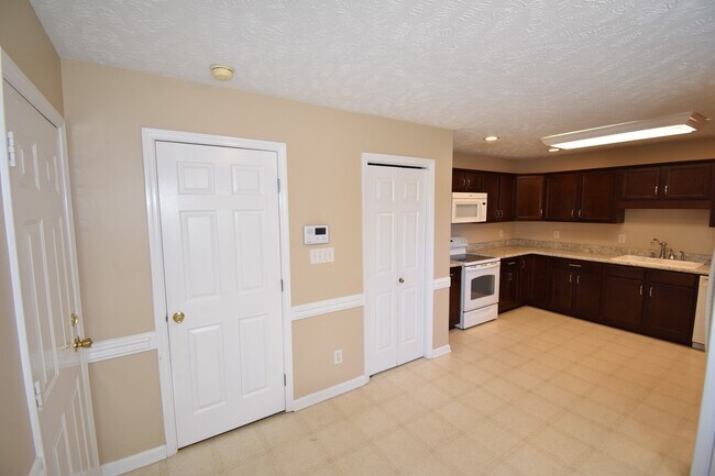 Building Photo - 5607 Walking Trail Way