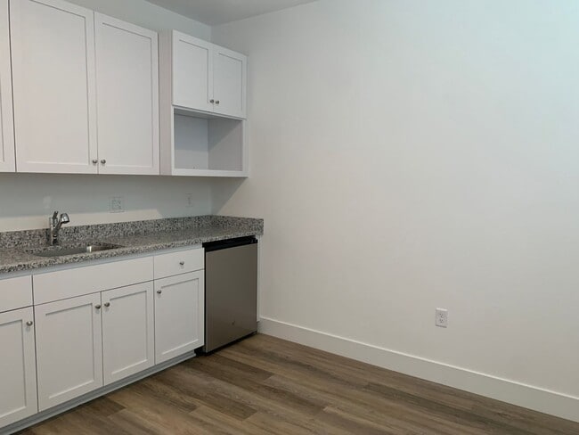 Building Photo - Brand NEW 4 bedroom 1 story home Rancho Co...