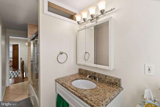 Building Photo - 3205 Hudson St