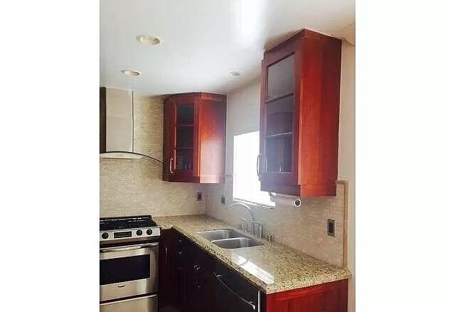 Building Photo - 1154 S Barrington Ave