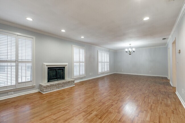 Building Photo - 2-BEDROOM, 2-BATHROOM CONDOMINIUM AT FARMINGTON COMMONS