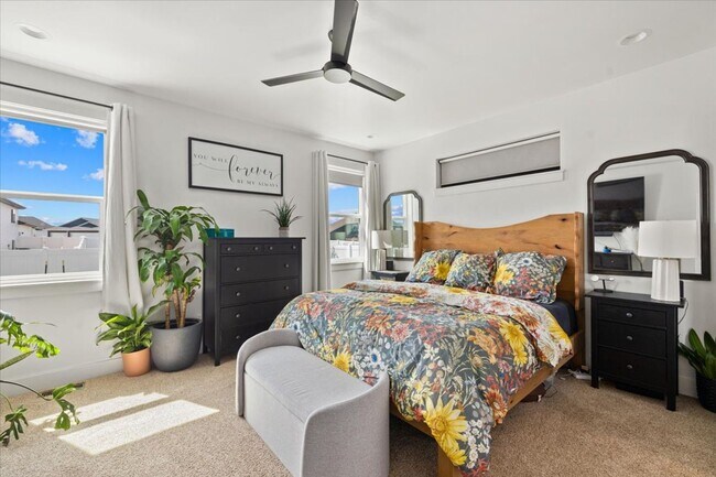 Building Photo - Beautiful Heights Home!
