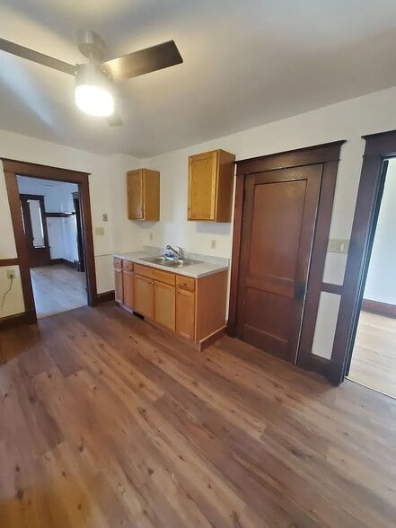 Building Photo - 1025 E Land Pl