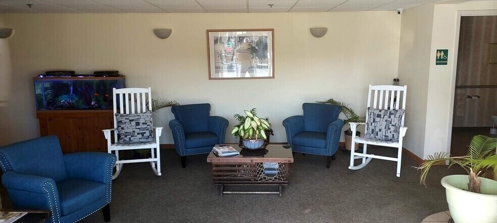 Building Photo - Lake-View Living Studio Suites