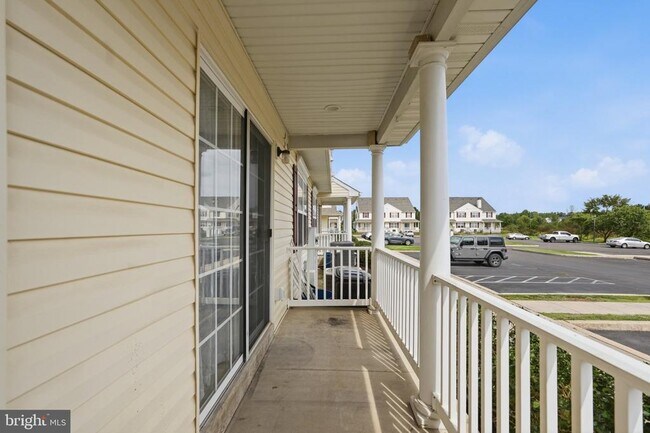 Building Photo - 221 Prairie Ct