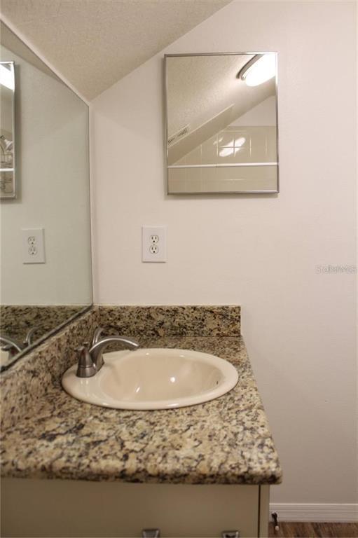 Building Photo - 1750 Horsechestnut Ct