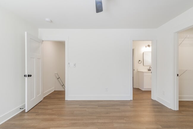 Building Photo - 404 Kirby Dr