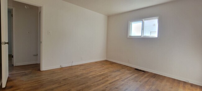 Building Photo - 3 Bedroom 1 Bath Home