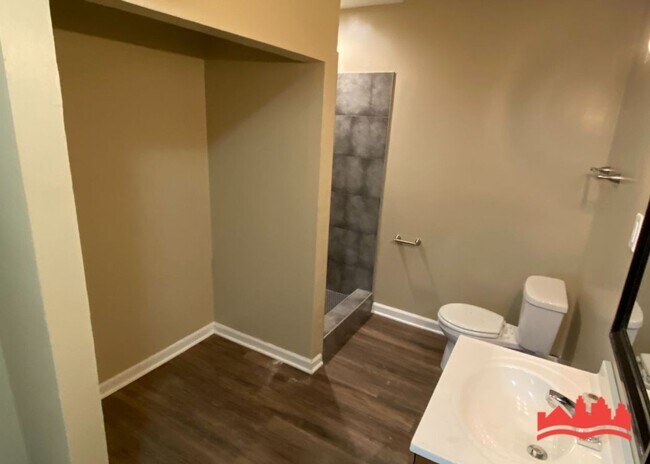 Building Photo - 7815 Armour Rd