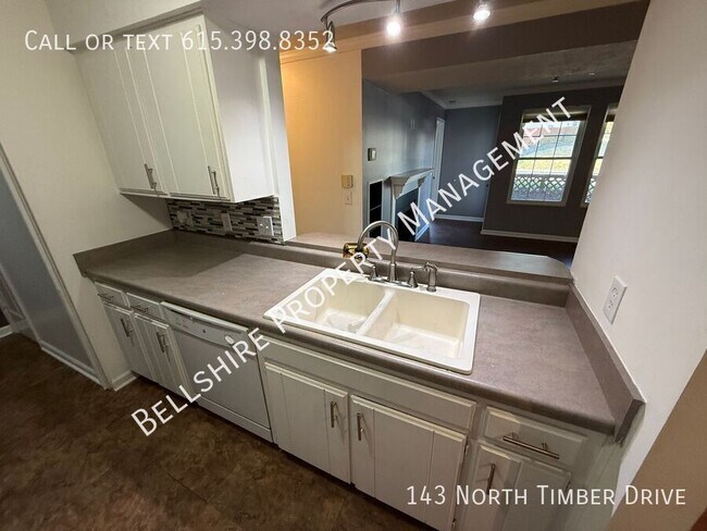 Building Photo - 143 N Timber Dr