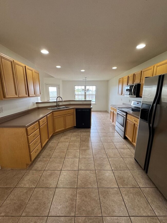 Building Photo - 3 bedroom 2 bath house