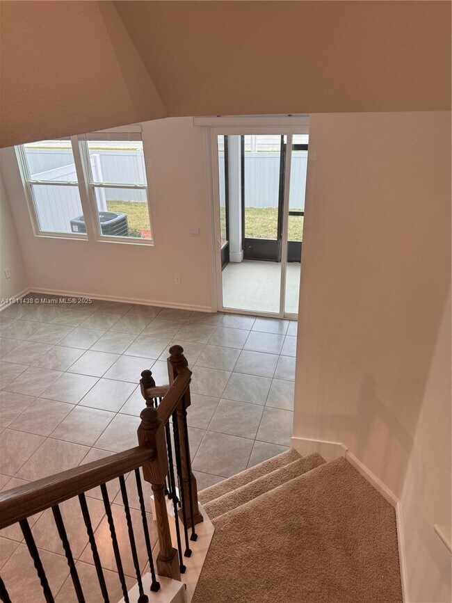 Building Photo - 25 Redbud Rd