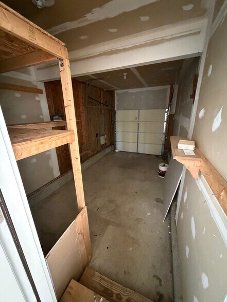 Building Photo - 8239 Elvaton Rd
