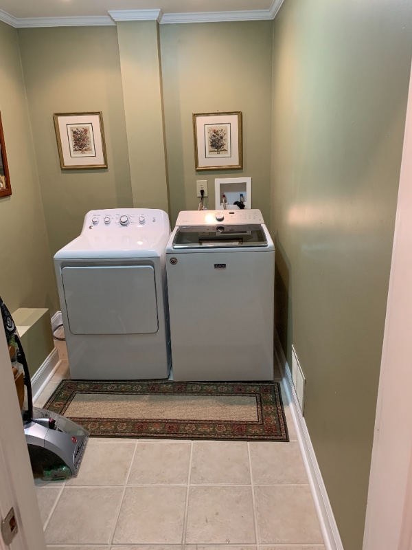 Building Photo - 147 E 3rd St