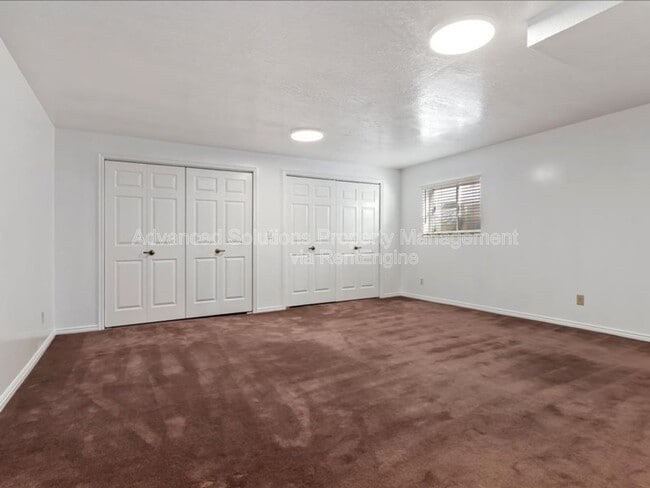 Building Photo - 6837 Creekcove Way