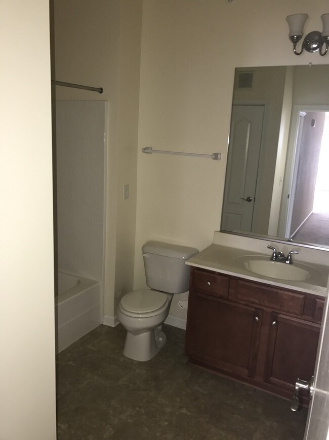 Building Photo - SOUTHMOOR @ RIDGELY MANOR