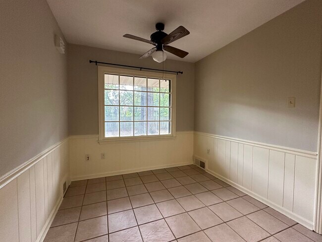 Building Photo - 1531 Cordova Rd