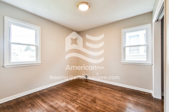 Building Photo - 4655 N 40th St