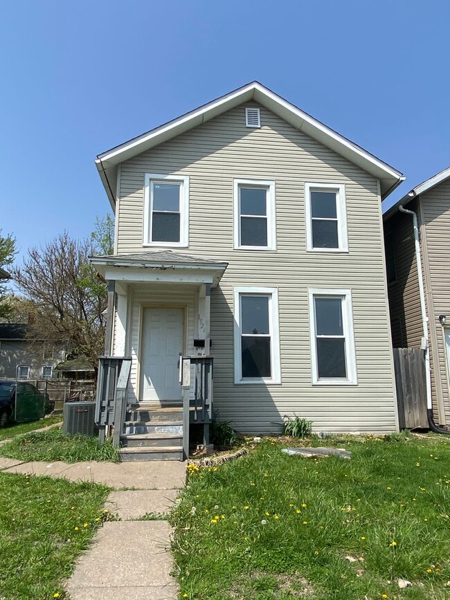 Primary Photo - 4BR Davenport Home