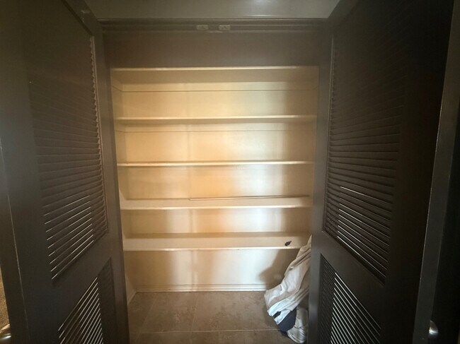 Building Photo - 19132 Cottonwood Ct