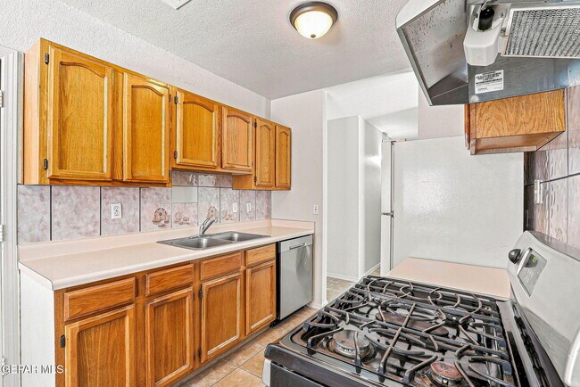 Building Photo - 11859 Urbici Soler Dr