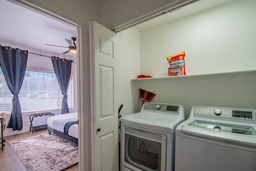 Building Photo - 7900 E Princess Dr