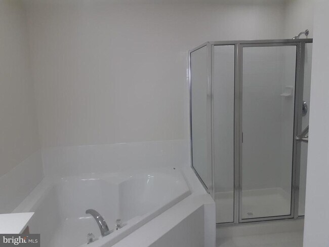 Building Photo - 3320 Anne De Bourgh Dr