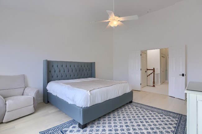 Building Photo - 4625 Overlook Dr NE