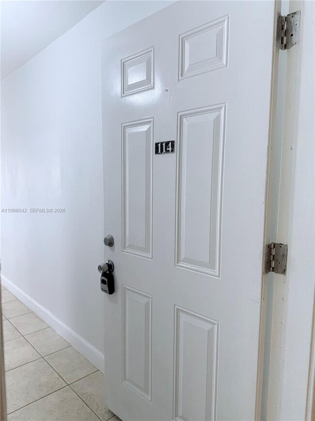 Building Photo - 8550 SW 109th Ave