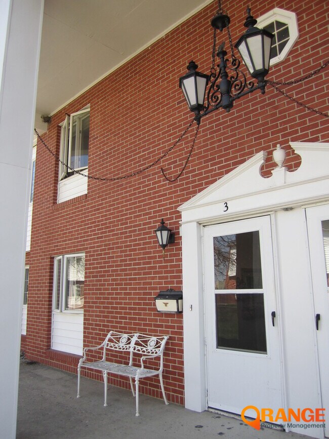 Building Photo - 1311 11th St N