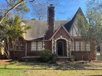 Building Photo - Lovely Cloverdale Idlewild Home